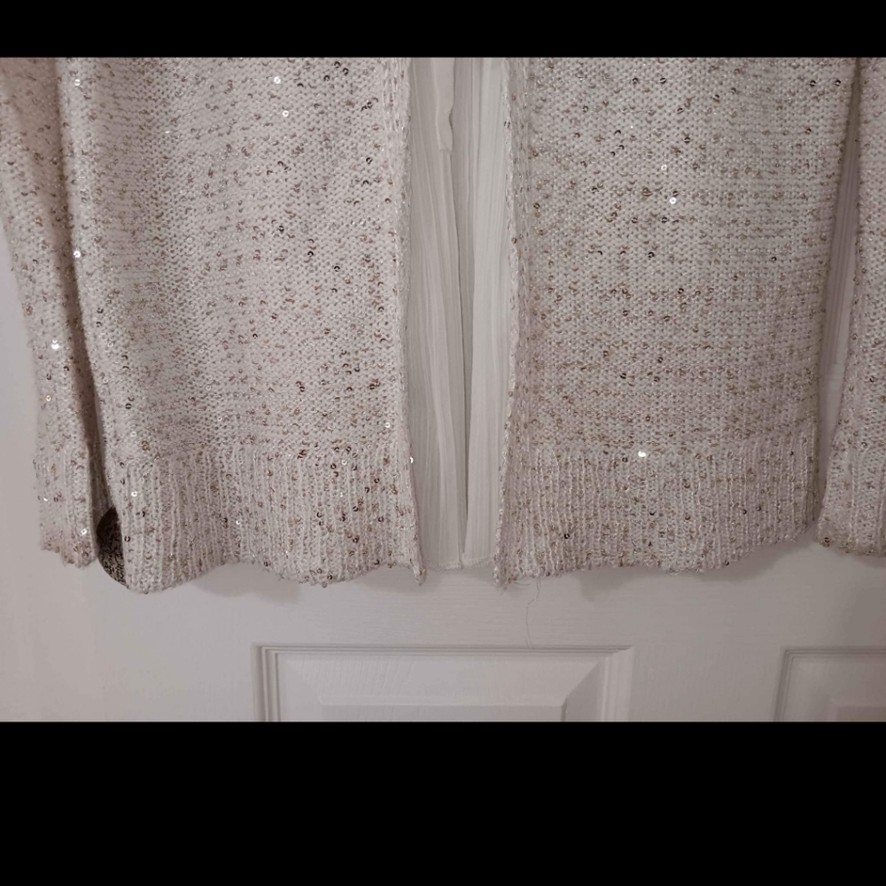 Sweater - Picture 5 of 7